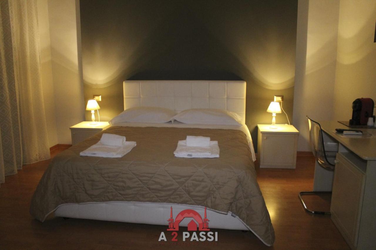A 2 Passi Da Stesicoro Suite CTA Exterior photo